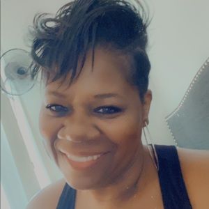 Meet your Posher, Lafreida